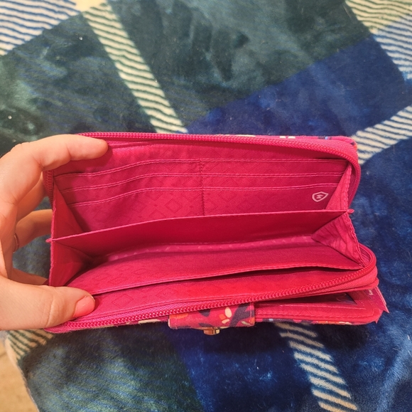 Vera Bradley Turlock Wallet Bloom Berry - Picture 3 of 4
